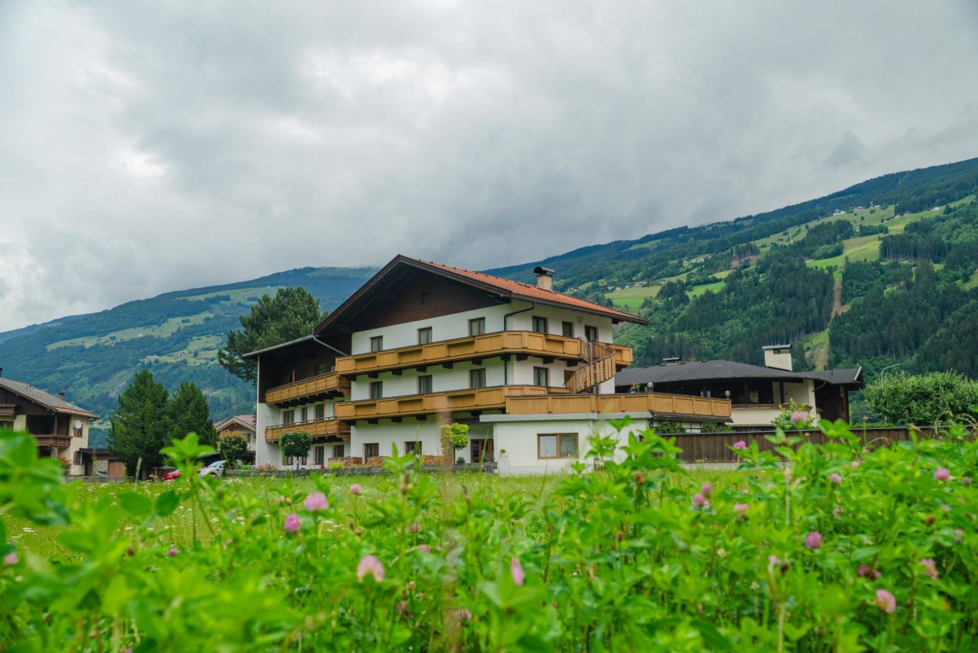 Zell Views Apartments Zell am Ziller Dış mekan fotoğraf