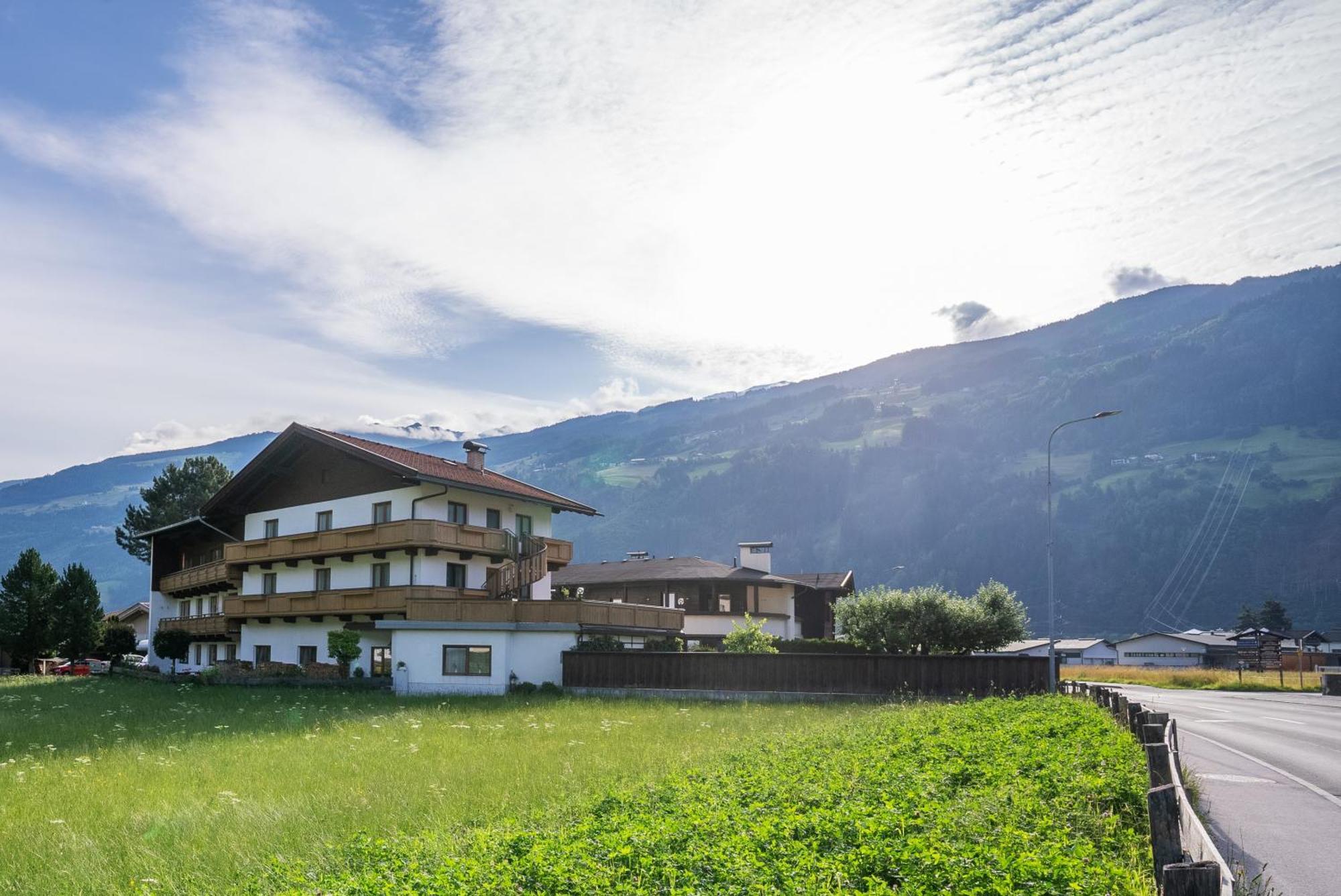 Zell Views Apartments Zell am Ziller Dış mekan fotoğraf